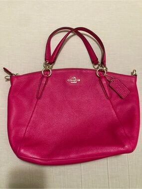 Classic Coach Pebbled Leather Purse/Tote in Fuchsia Pink—LIKE NEW
